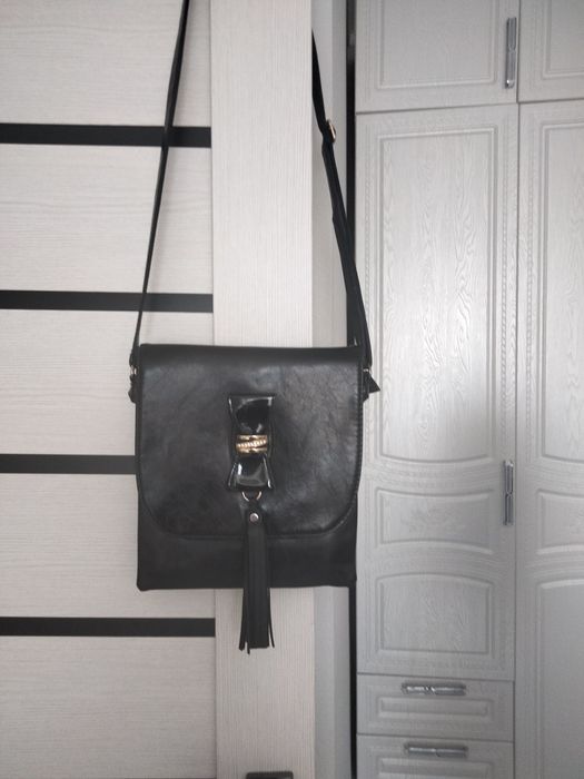 Сумочка женская, черный глянец.