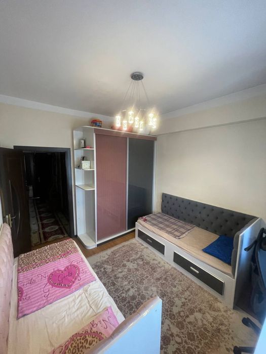 Продаёться 3 комнатная квартира на 5 этоже 83кв/м.С мебелью и техникой