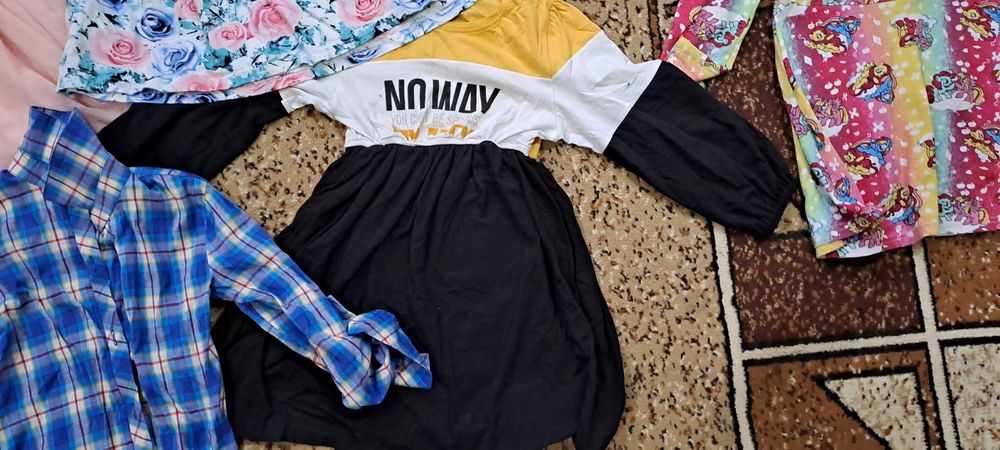 Платья на девочку  очень нарядные