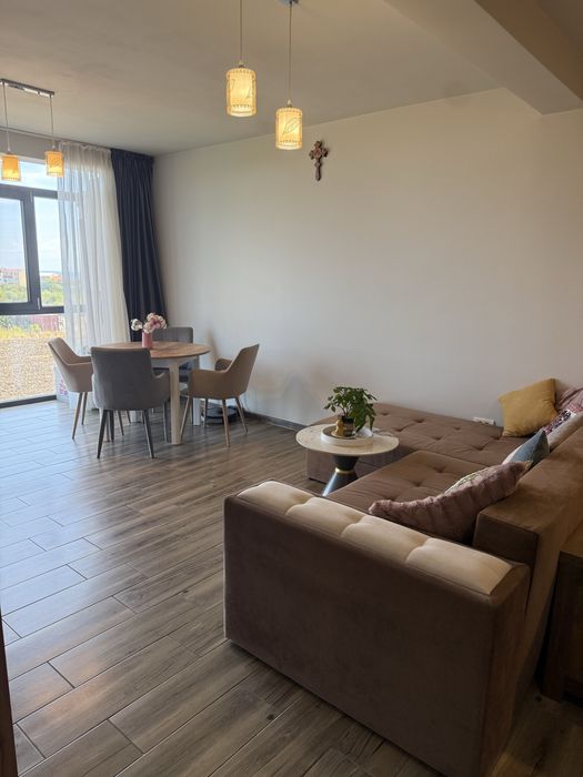 Vand apartament 2 camere + loc de parcare in Cartier Steaua de Mare 2