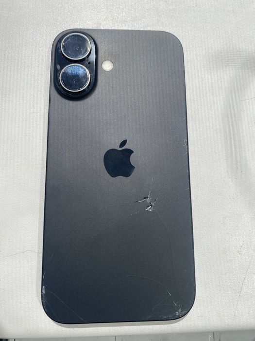 Продам Iphone 16