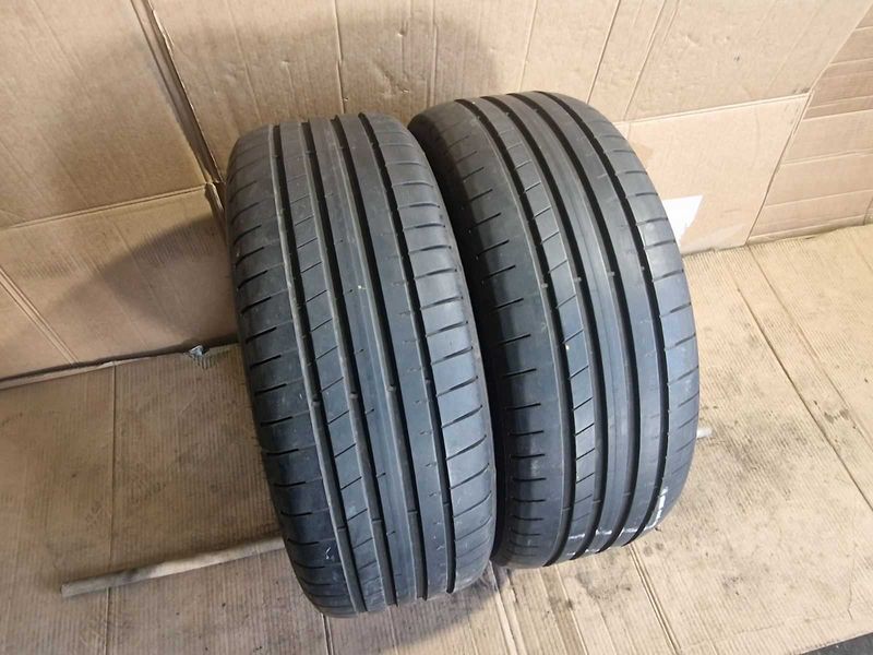 2 Dunlop R19 225/45
летни гуми DOT0317