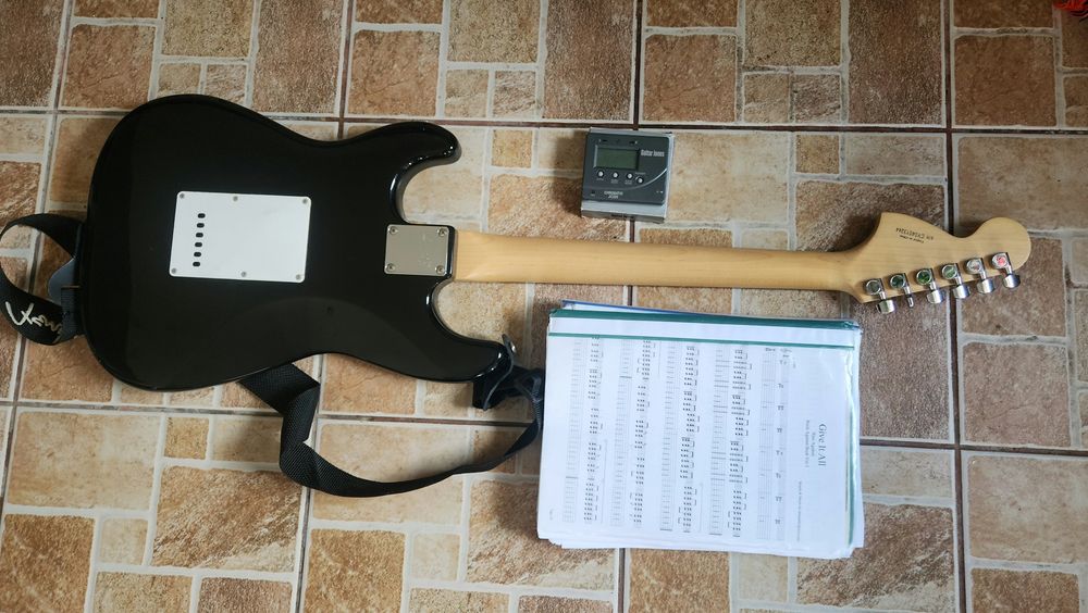 Chitara electrica Squier by Fender afinity