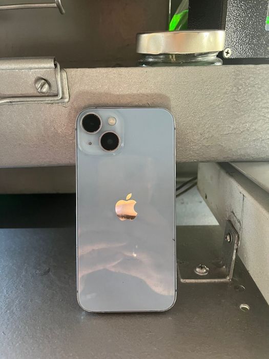 Продам телефон Айфон 14