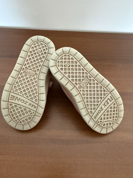 Детски обувки Chicco номер 23