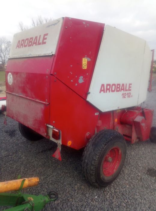 Рулонный пресс-подборщик AROBALE