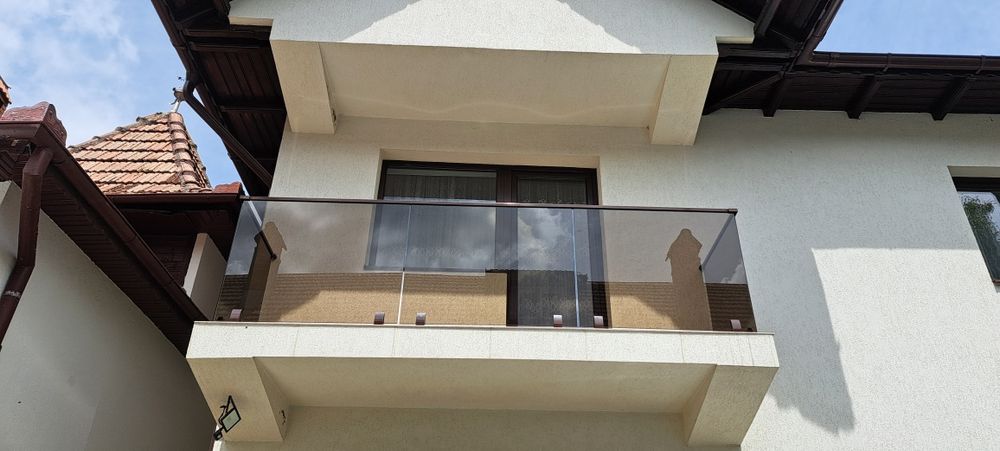 Balcoane din  sticla securizata și inox