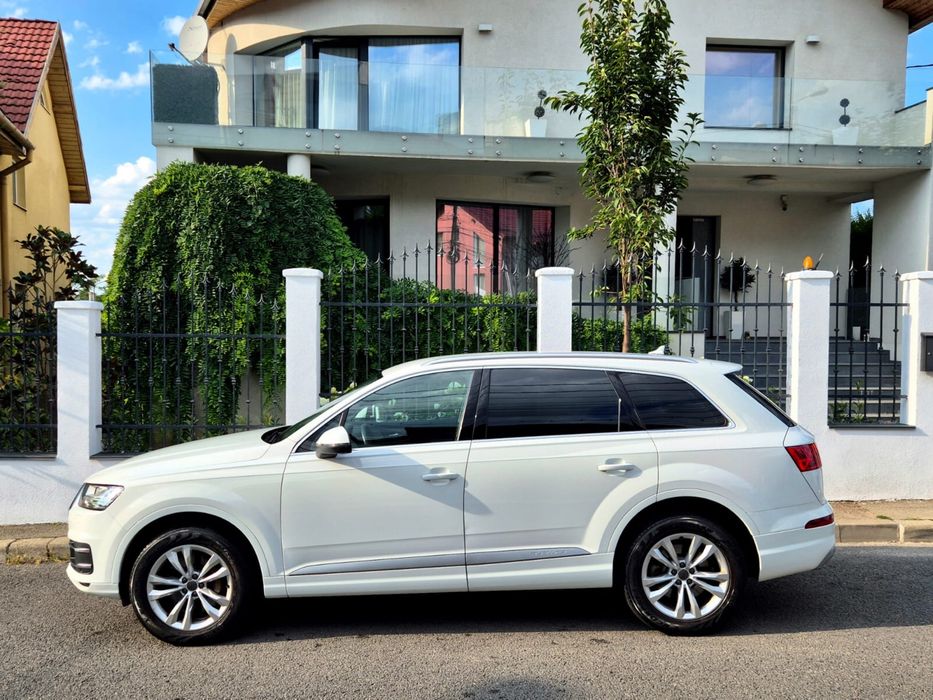 Audi q7 s line matrix 7 locuri motor 70000 km
