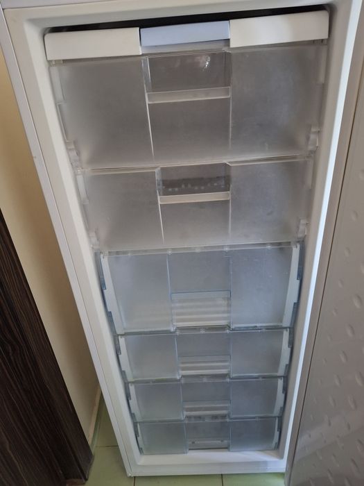 Vinzare congelator Arctic
