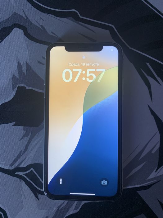 Продам Iphone XR белый