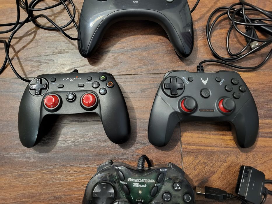 Controllere/manete/joystick-uri playstation 2, PS 3 si PC