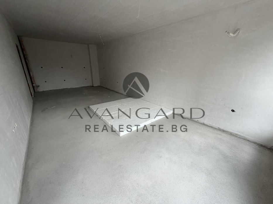 Продава се Тристаен апартамент в Пловдив, Тракия - 104 кв.м за 1279 €/кв.м - Снимка #2