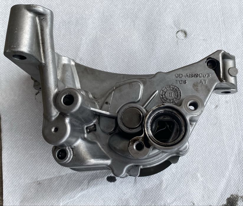 Pompa ulei 2.0 TDI CFHC 03L115105C – compatibilă VW Audi Skoda Seat