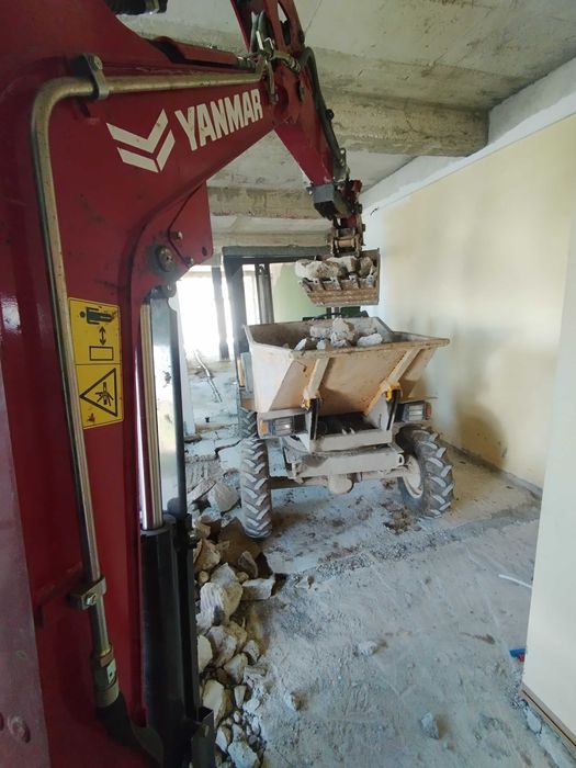 Услуги с ДЪМПЕР 4х4 на трудно достъпни места.