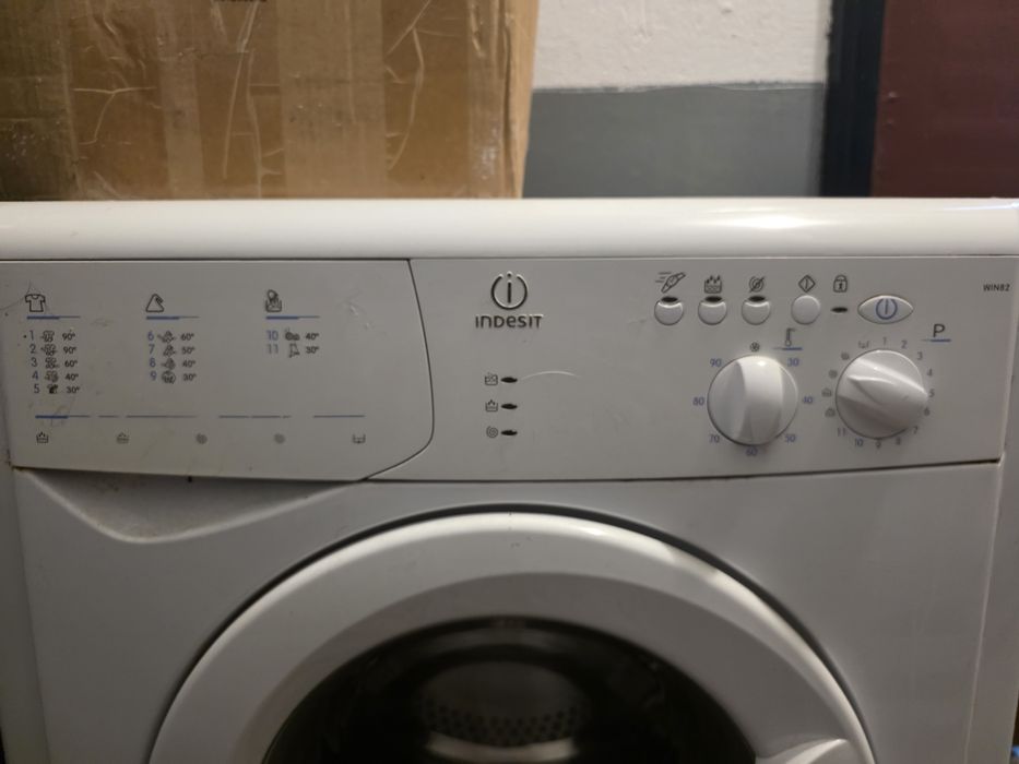 Пералня Indesit WIN 82 (5 кг, 800 об/мин) – отлично работеща