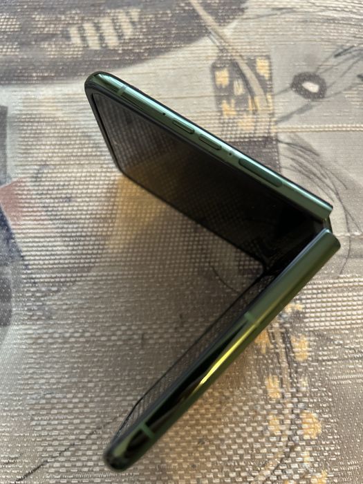 Motorola50 ultra razr
