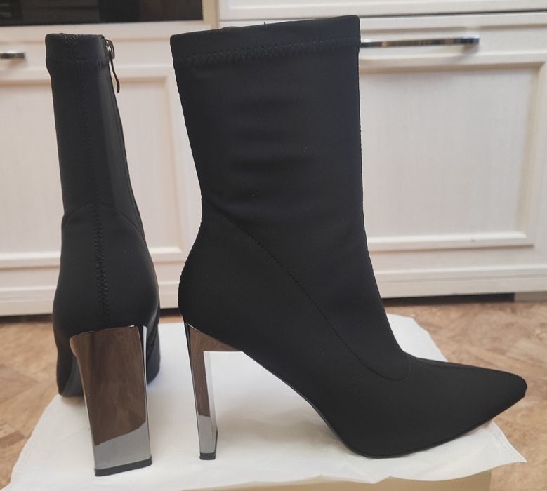 Продам ботильоны стрейч, новые.