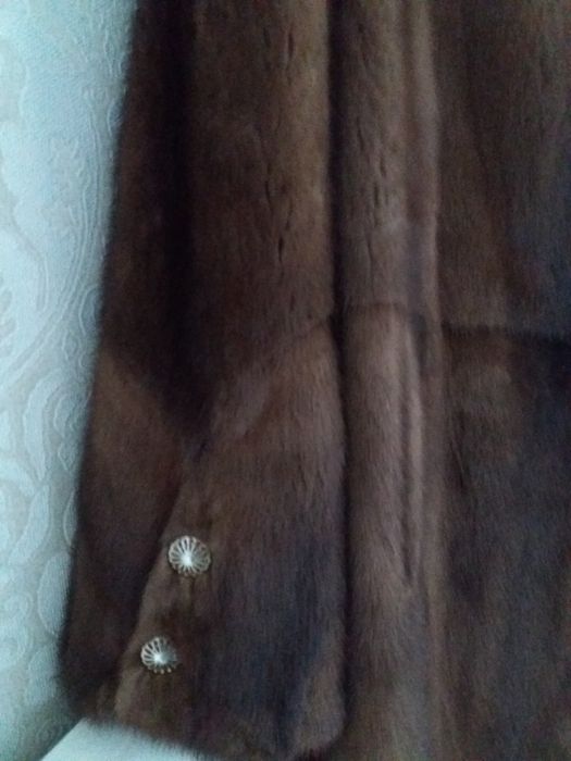 Продаю норковую шубу