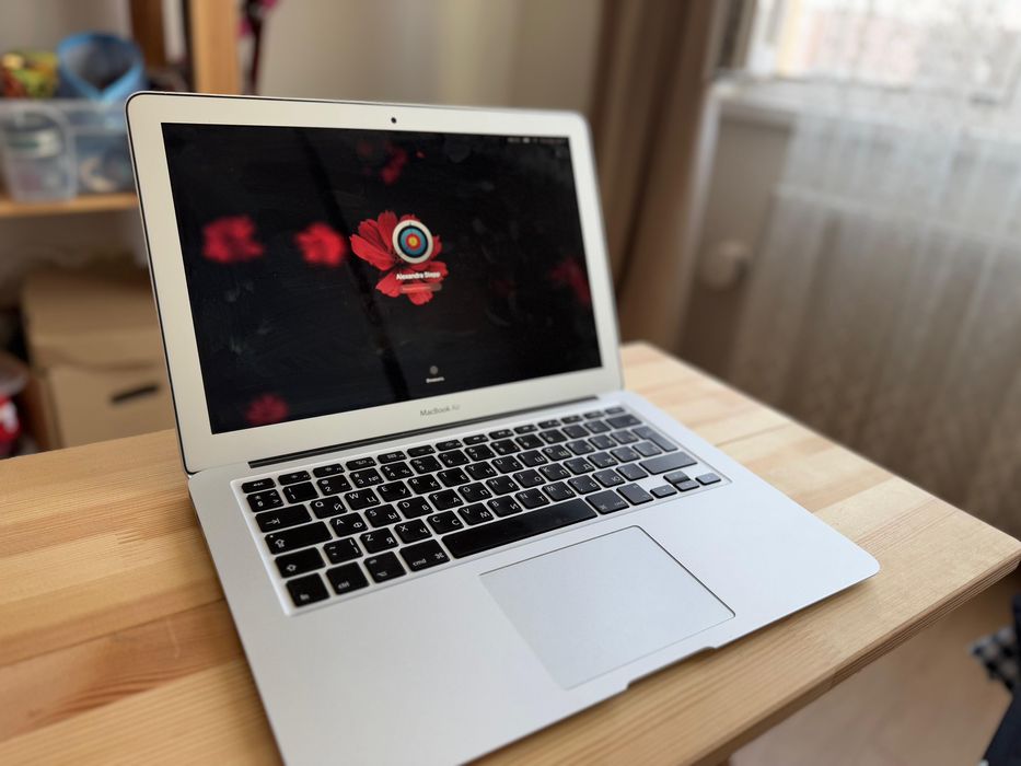 MacBook Air 13” (2017).