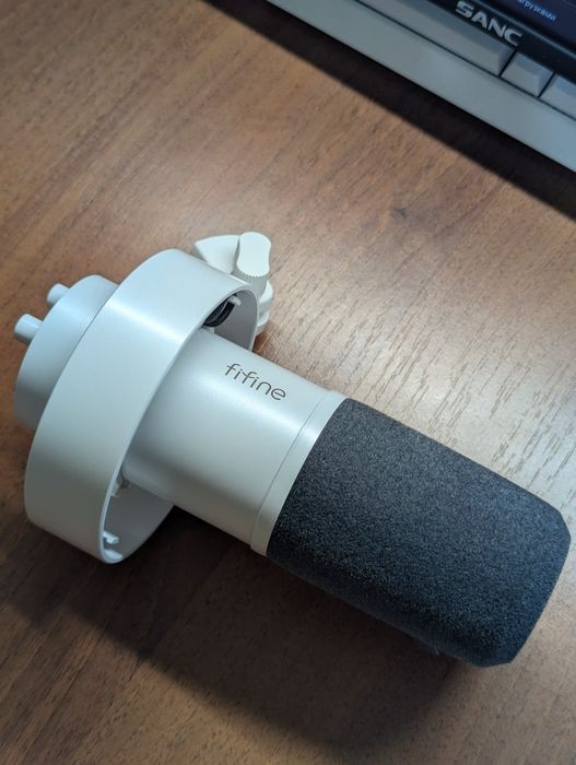 Fifine K688 White