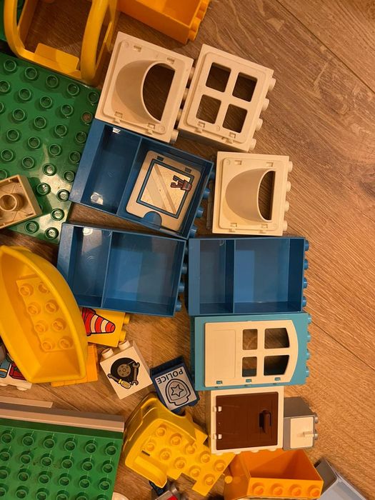 Lego duplo (множество разных деталей)