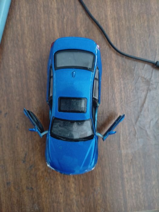 Бмв игрушечная 335i 1:36