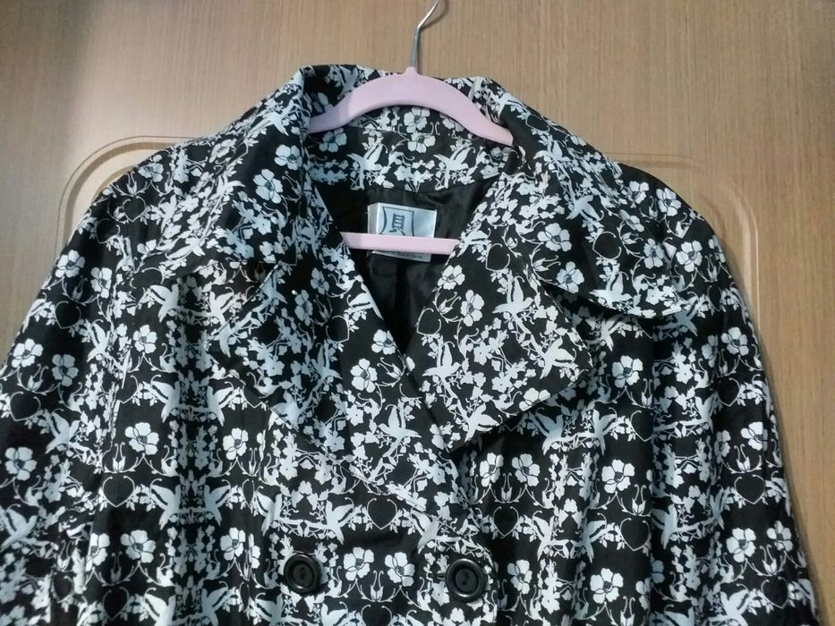 Geacă de damă material fâș