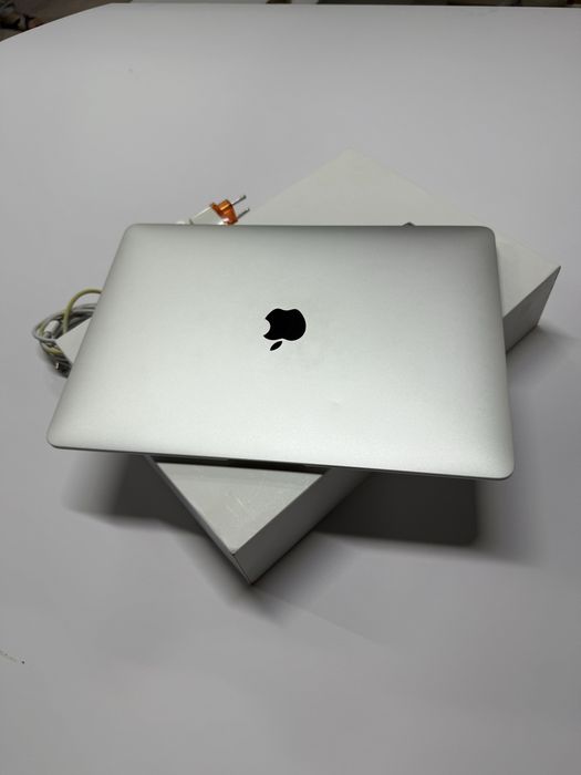 Apple Macbook Air M1 256 ГБ, 94%