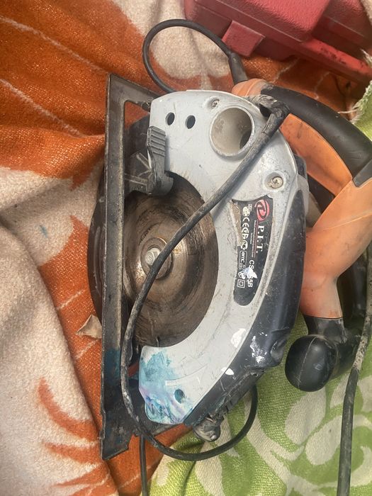 Пчелка по дереву