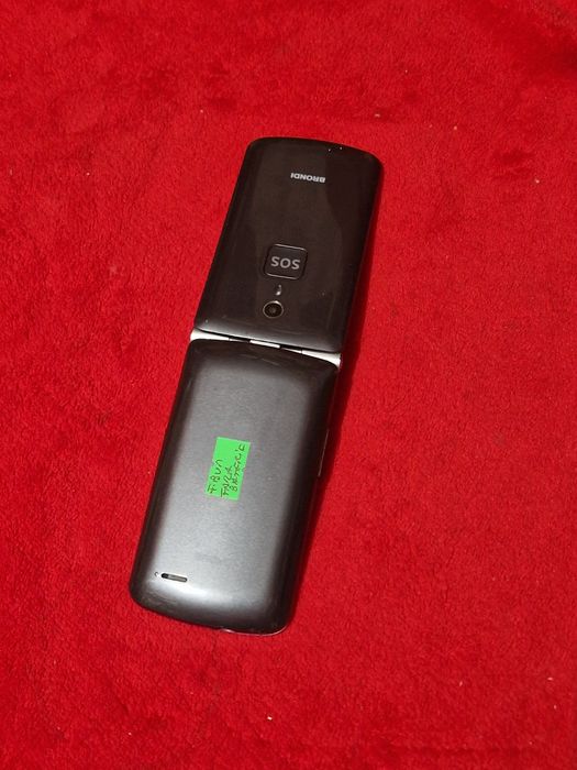 Telefon cu clapeta perfect funcțional