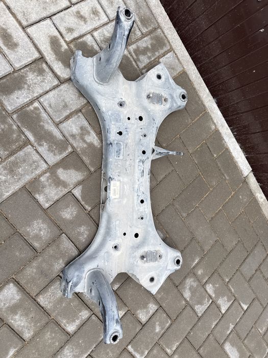 Передняя подрамник балка от Hyundai accent