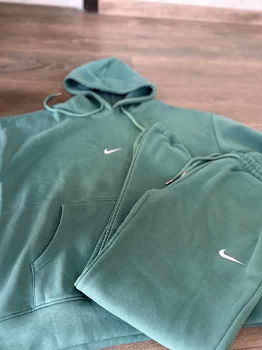 Дамски спортен екип