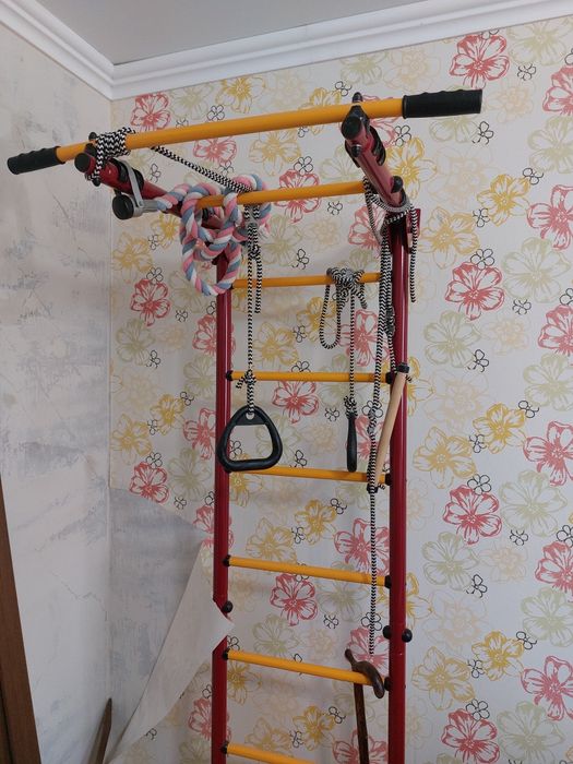 шведская стенкаб/у