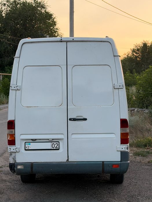 Mercedes Benz Sprinter