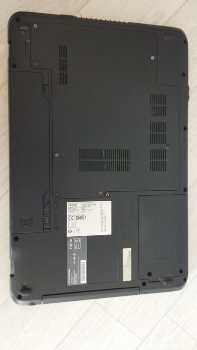 Ноутбук Fujitsu ah532