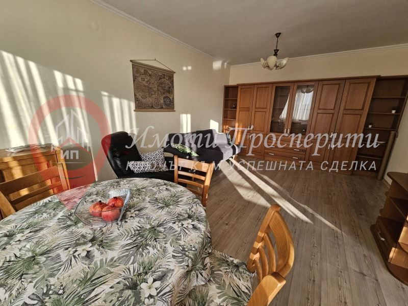 Дава се под наем Тристаен апартамент в София, Стрелбище - 107 кв.м за 990 € - Снимка #3