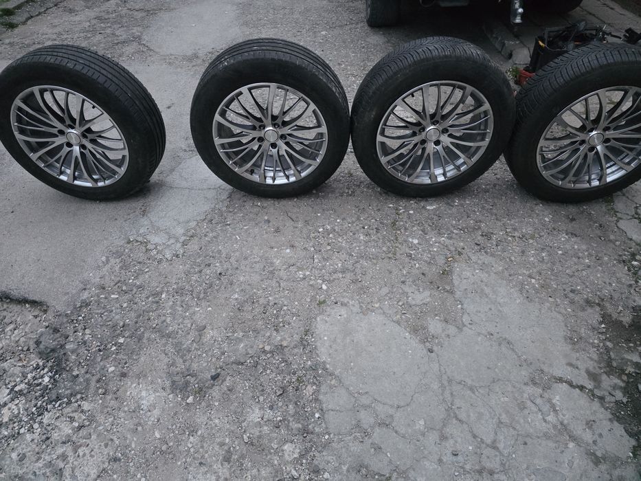 Гуми 235/55/16 с джанти 5х114.3 thompson