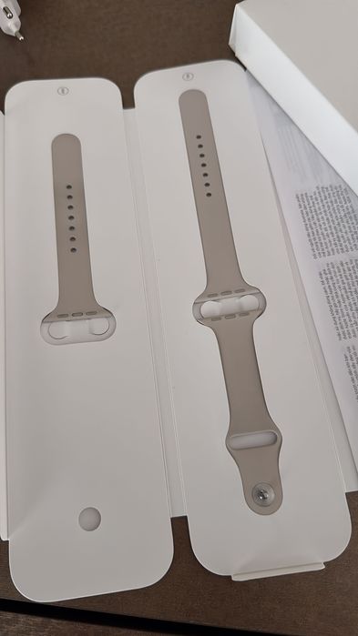 Apple Watch Series 8 45 mm GPS + Cellular – Starlight Aluminium – Pachet complet . 2 bratari originale