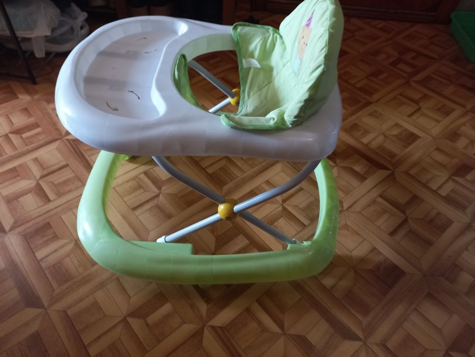 Ходунки деские складные.