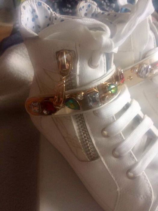 Adidas noi,model deosebit, predare personala, nr 37-38