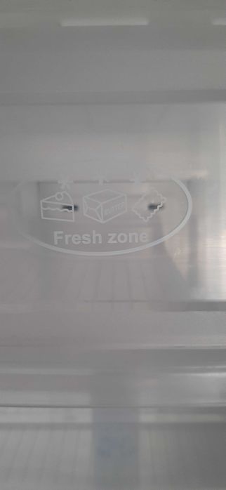 Продавам хладилник LG