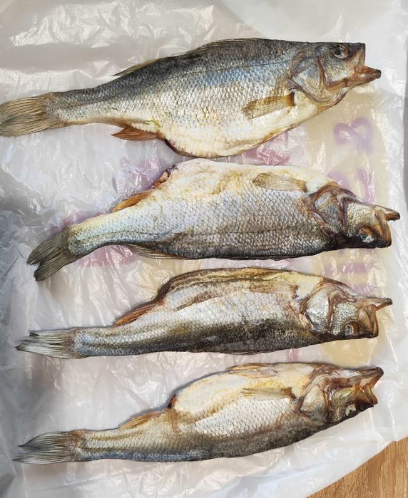 Окунь вяленый солёный.