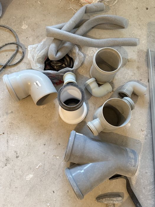 Трубы  для сантехники и сушилка