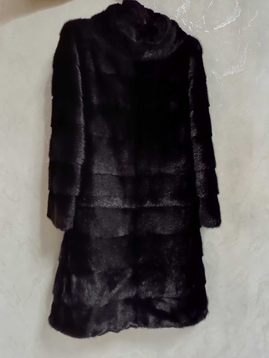 Продам норковую шубу