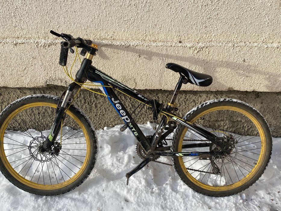 Продам велик в средним состаянем