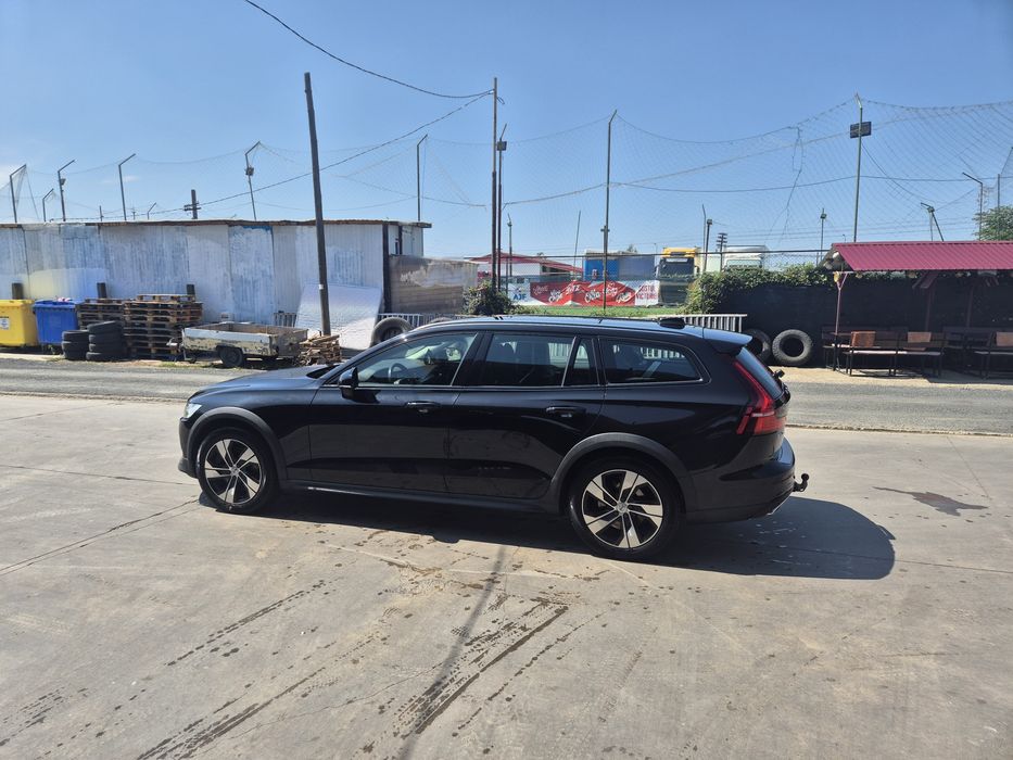 Volvo v60 county cross  2.0 d  196 cp