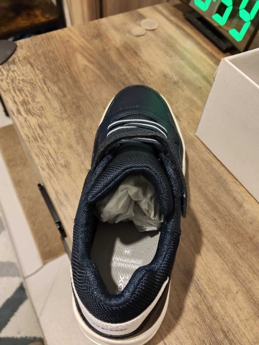 Adidasi/ sneakers/ pantofi copii Geox, noi in cutie, marime 34