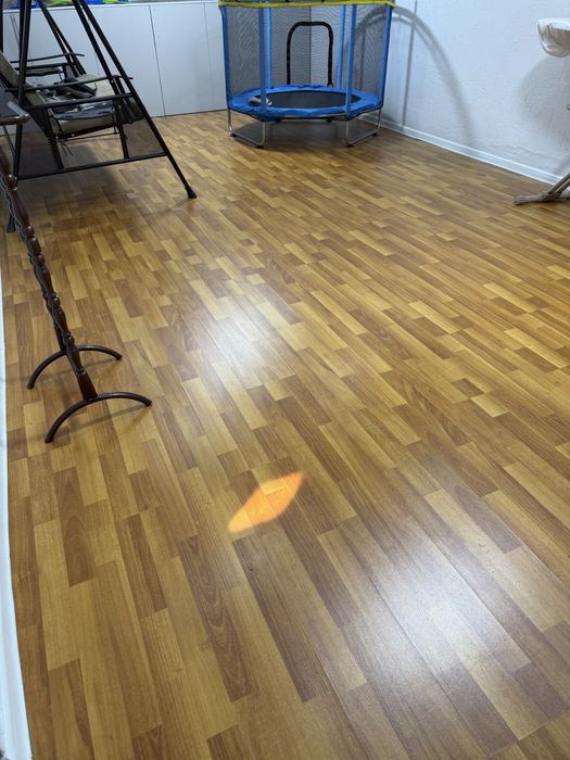 Продам ламинат  33кл  срочно самовывоз