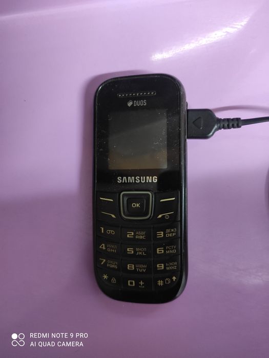 Продам самсунг телефон
