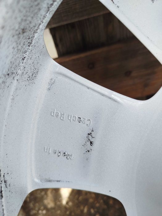 Продавам оригинални лети джанти с зимни гуми 16"  от  Audi A6,5x112